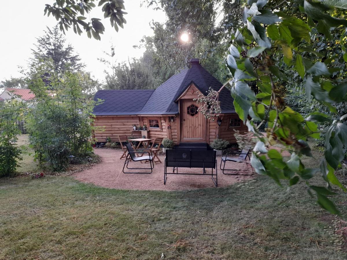 A L'Oree Du Cedre Pouzauges Exterior foto