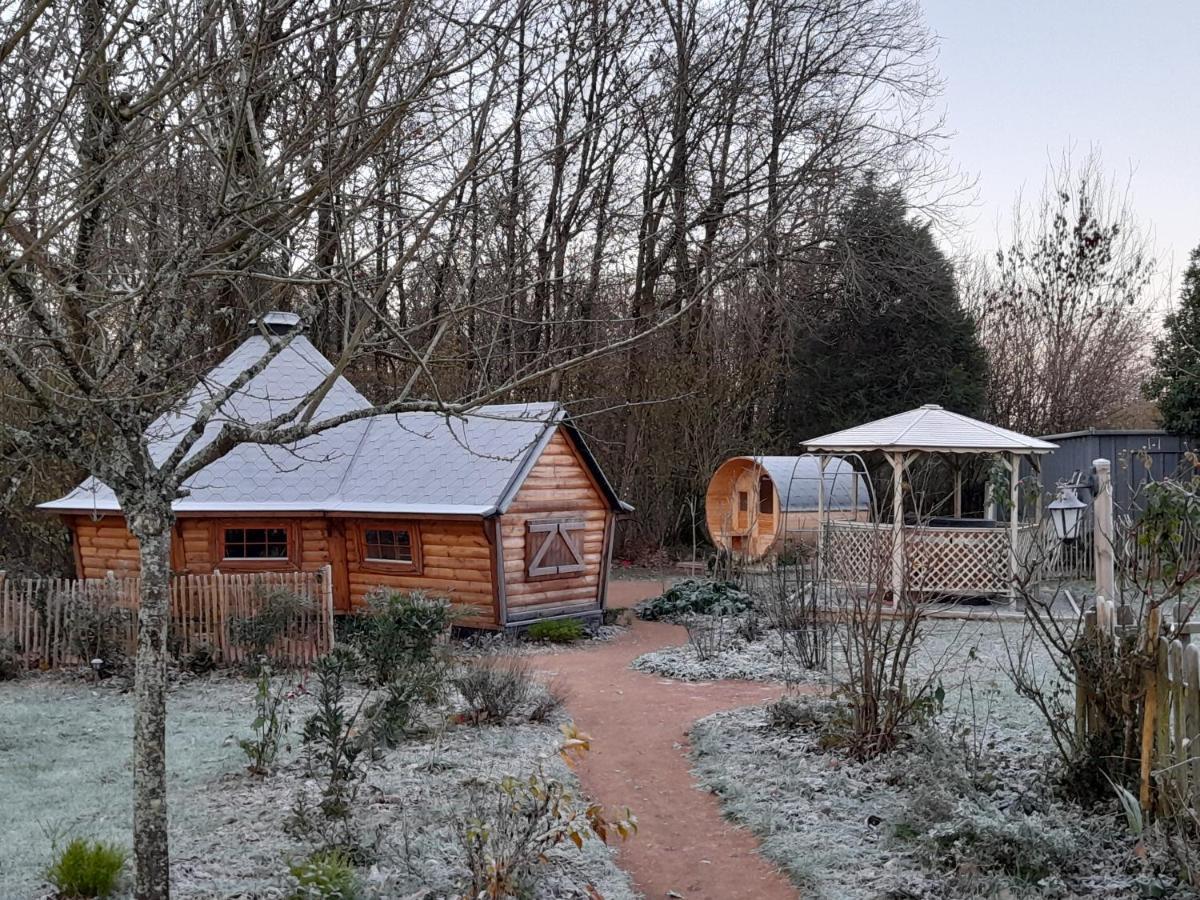 A L'Oree Du Cedre Pouzauges Exterior foto